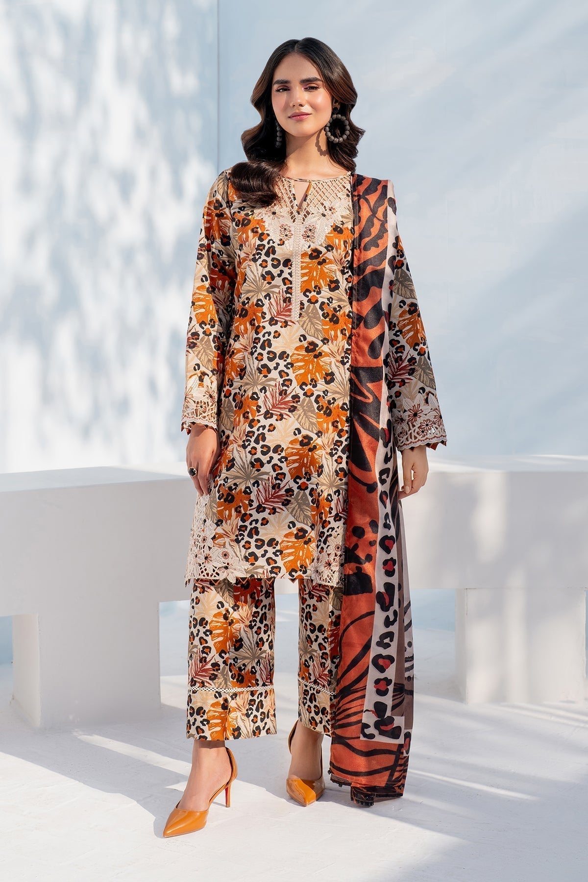 Baroque 3PC Karandi Printed Shirt with Karandi Printed Dupatta and Trouser – ZC1702