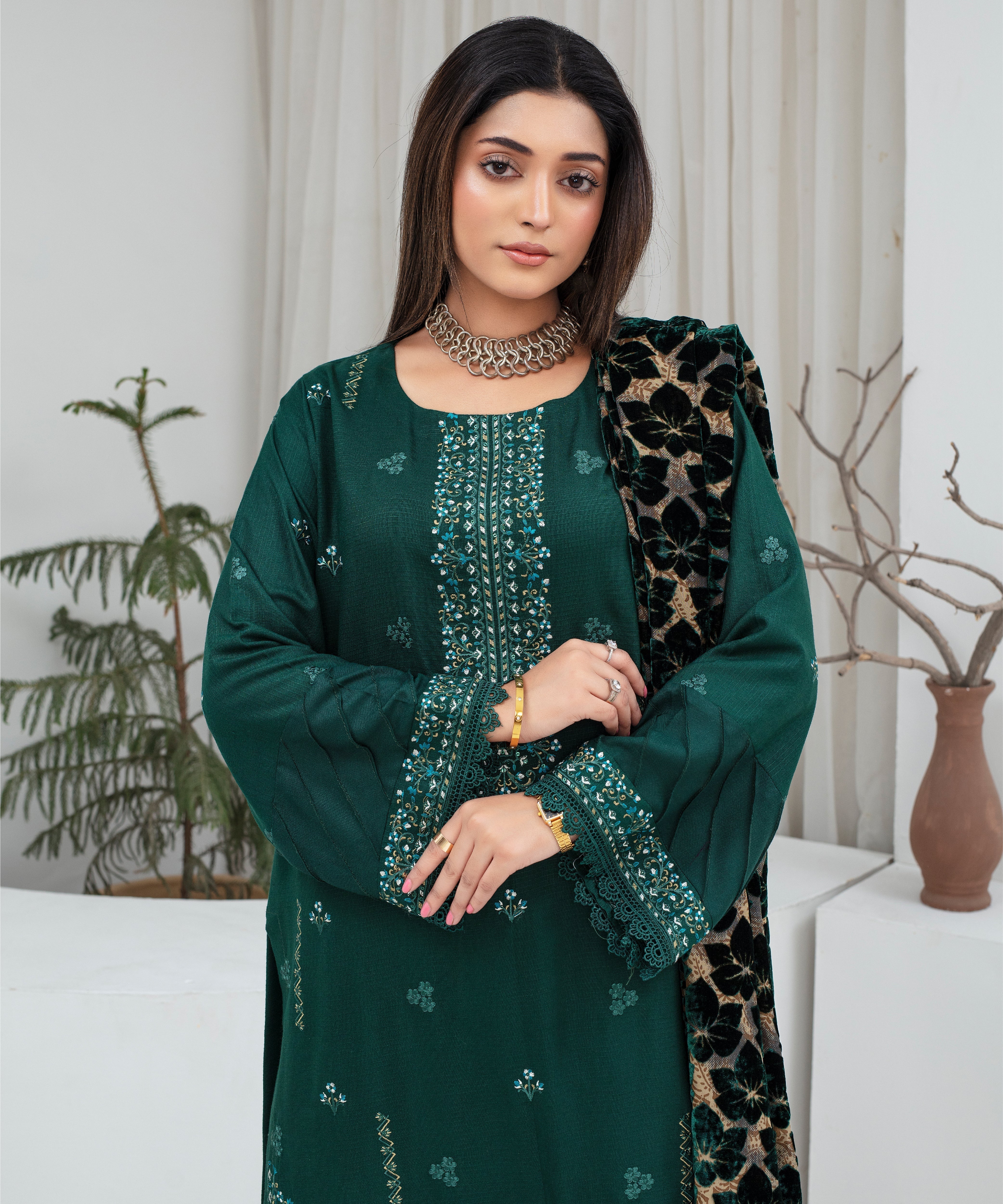 CREATION Dhanak 3PC Chikankari Embroidered Shirt with Velvet Plachi Shawl – ZC2105