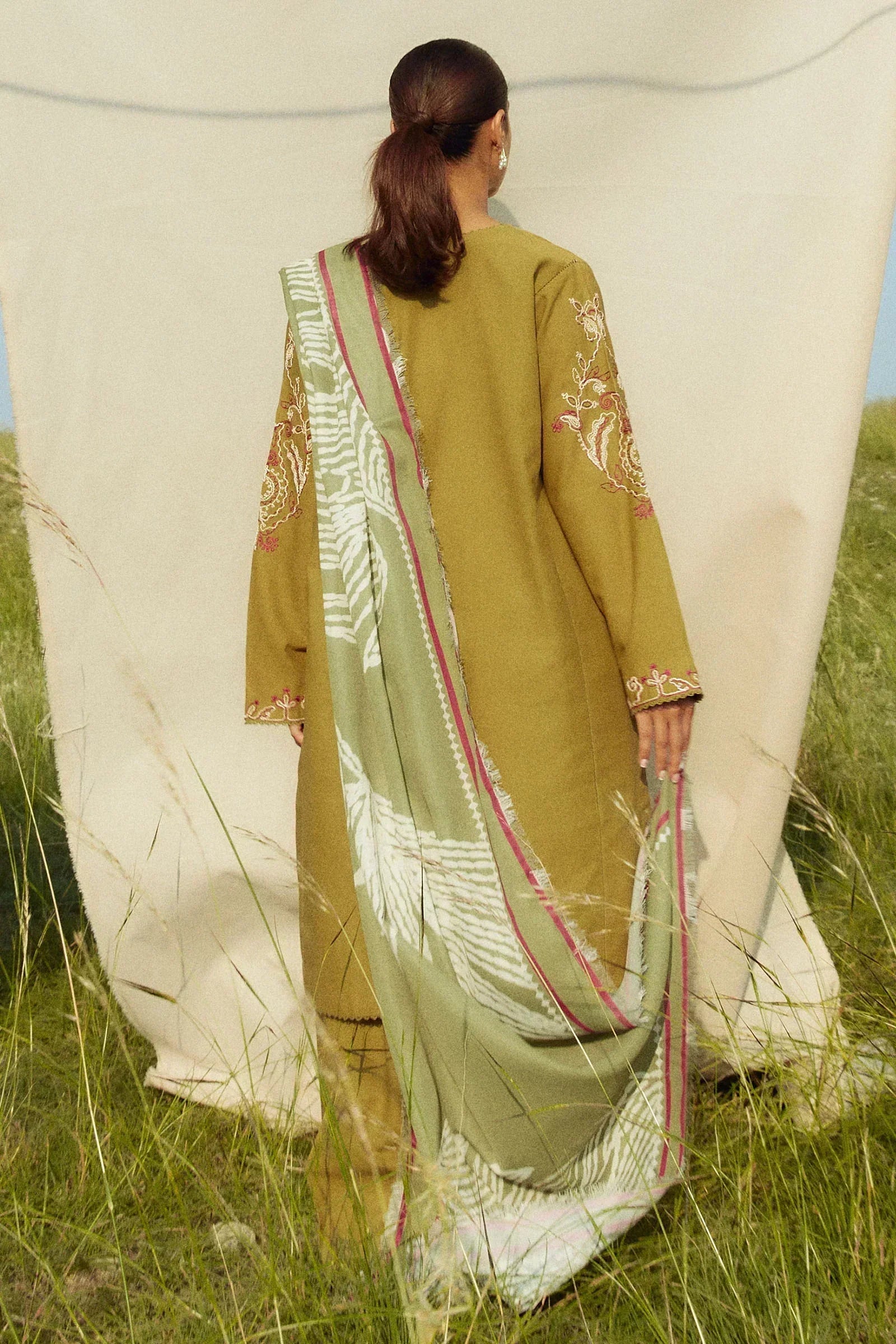 Zara Shahjahan 3PC Dhanak Embroidered Shirt with Digital Printed Shawl – ZC271